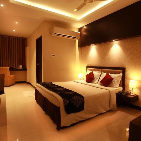 Hotel Mars Classic Ченай Екстериор снимка